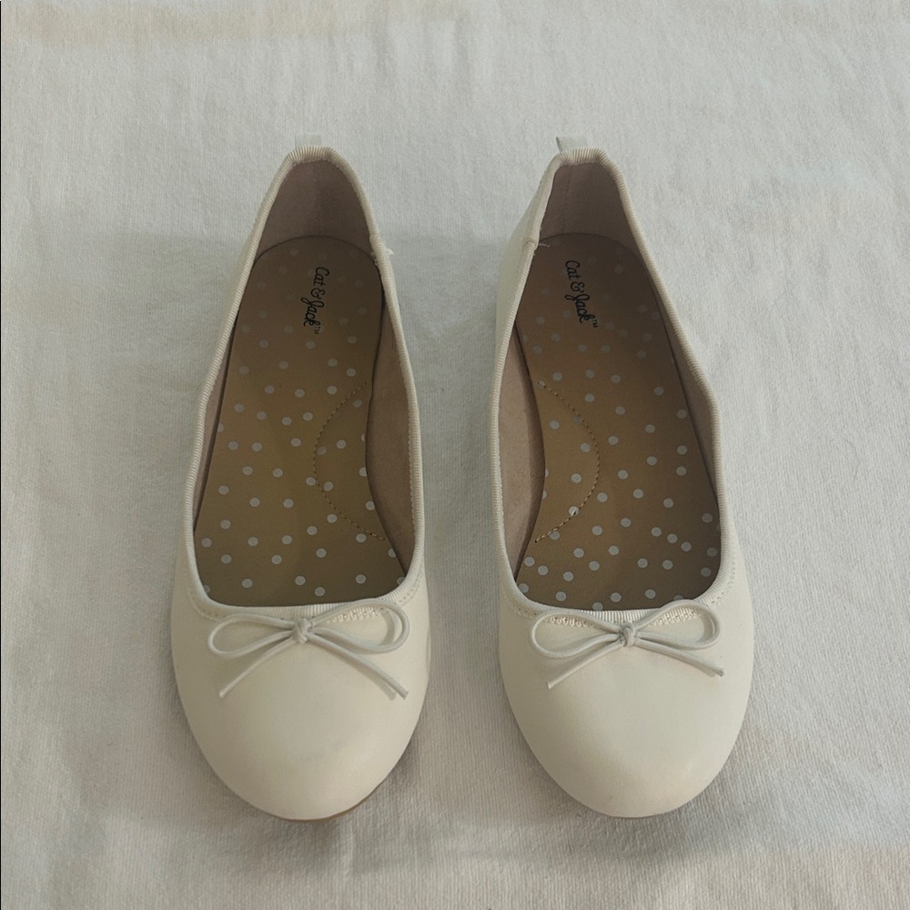 Cat & Jack Girls Size 4 Ballet Flats Cream Bow Slip On Dress Shoes